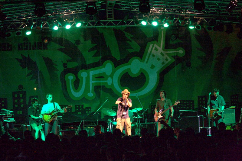 UFO 2007. dan #1 : Pips Chips & Videoclips

Foto: cacan
[url=http://www.osijek031.com/osijek.php?topic_id=8227]UFO - Urban Fest Osijek 2007. - program[/url]

Kljune rijei: ufo ufo2007 urban fest osijek