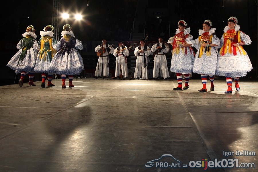 Lado - ansambl narodnih plesova i pjesama Hrvatske

Foto: Igor Bellian [Pro-Art]

