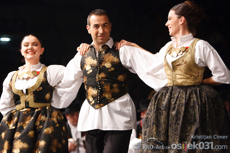 Lado - ansambl narodnih plesova i pjesama Hrvatske

Foto: Kristijan Cimer [Pro-Art]

