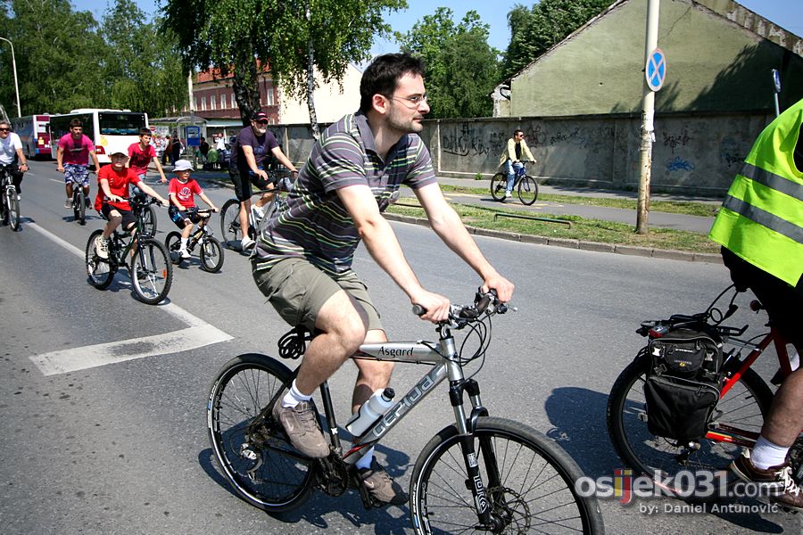 BikeMyDay

[url=http://www.osijek031.com/osijek.php?topic_id=31939]BikeMyDay: Pravo na bicikl![/url]

Foto: Daniel Antunovi

