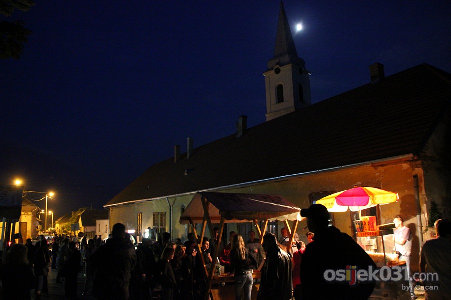 Surduk 2011. [subota]

[url=http://www.osijek031.com/osijek.php?najava_id=31805]Surduk Festival Baranja 2011. [program][/url]
Foto: cacan

Kljune rijei: surduk, surduk2011