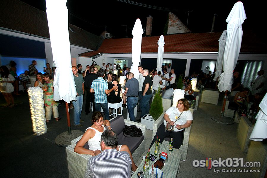Nox Lounge Bar

[url=http://www.osijek031.com/osijek.php?topic_id=33537]Nox Lounge Bar: otvorenje novog kluba![/url]

Foto: Daniel Antunovi

