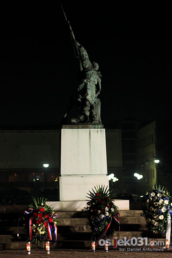 [url=http://www.osijek031.com/osijek.php?topic_id=35066]Zapamtite Vukovar![/url]

Foto: Daniel Antunovi

