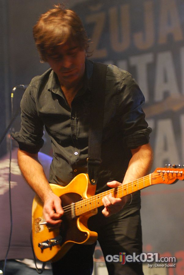 [url=http://www.osijek031.com/osijek.php?topic_id=35097]uja Guitar Star izabrao najboljeg gitaristu Hrvatske [Galerija 031][/url]

Foto: Dino Spai

