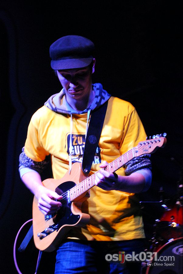 [url=http://www.osijek031.com/osijek.php?topic_id=35097]uja Guitar Star izabrao najboljeg gitaristu Hrvatske [Galerija 031][/url]

Foto: Dino Spai

