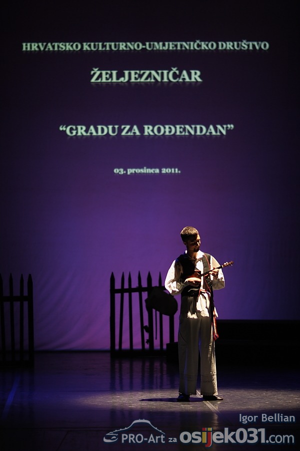 [url=http://www.osijek031.com/osijek.php?topic_id=35404]Dan grada Osijeka 2011. : HNK: Sveani koncert HKUD-a eljezniar[/url]

Foto: Igor Bellian [Pro-Art]


