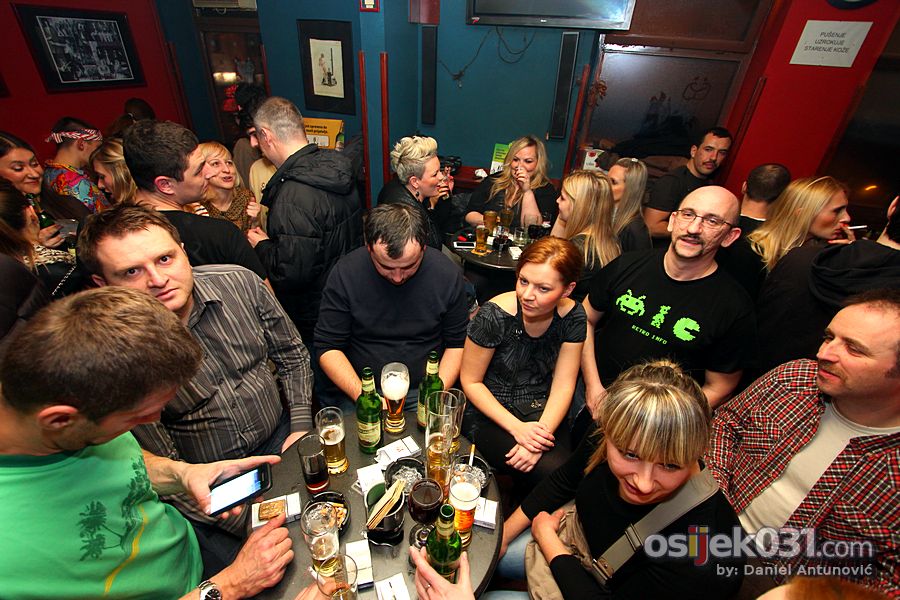 Caffe bar 'Kesten'

[url=http://www.osijek031.com/osijek.php?topic_id=36400]Odran BrkDay[/url]

Foto: Daniel Antunovi

