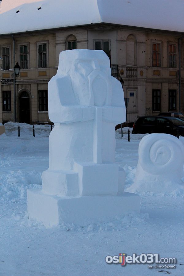 [url=http://www.osijek031.com/osijek.php?topic_id=36595]Skulpture od snijega u Tvri[/url]

Foto: Dino Spai

