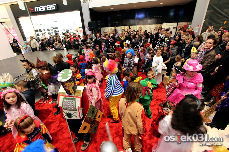 [url=http://www.osijek031.com/osijek.php?topic_id=36813]Avenue Mall: Osjeki karneval - KAOS 2012.[/url]

Foto: Dino Spai

