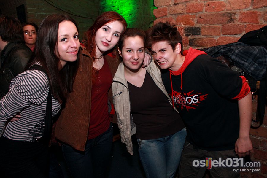 Petak

[url=http://www.osijek031.com/osijek.php?topic_id=37569]Mini Teatar: Osijek Rock Fest 2012. [FOTO] - Dan 3.[/url]

Foto: Dino Spai

