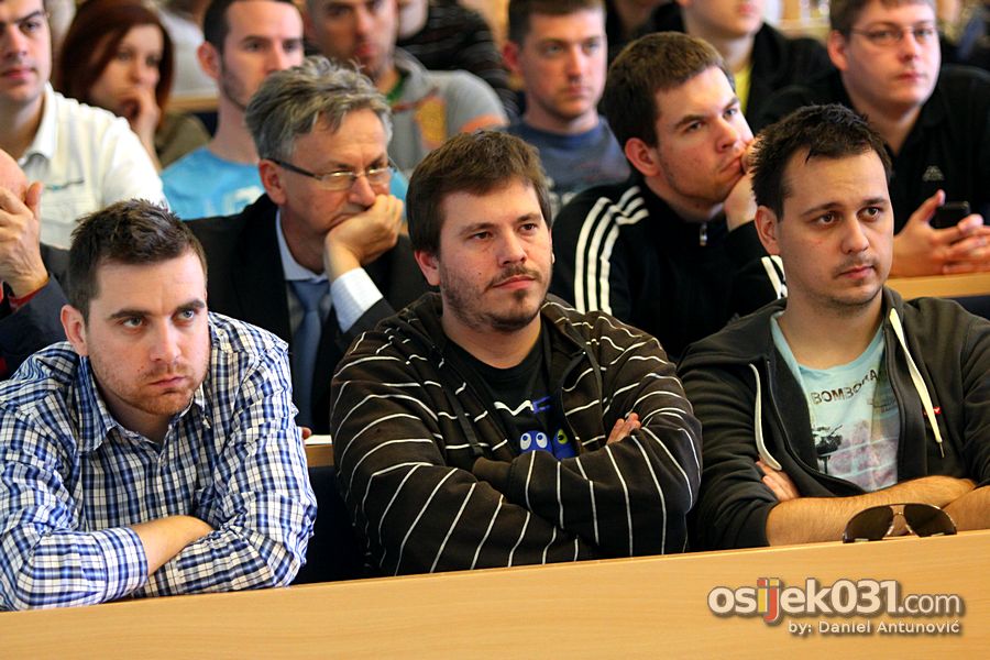 [url=http://www.osijek031.com/osijek.php?topic_id=37602]Dvjestotinjak ljudi popratilo drugi Osijek Software City meetUp![/url]

Foto: Daniel Antunovi

