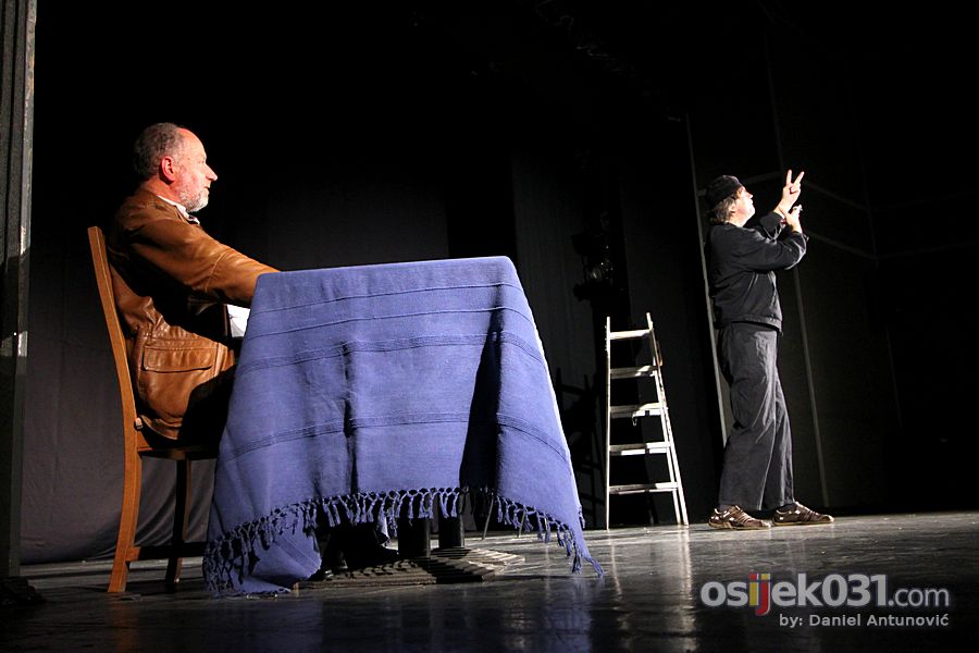 [url=http://www.osijek031.com/osijek.php?topic_id=37683]Djeje kazalite: Sarajevska komedija 'Audicija'[/url]

Foto: Daniel Antunovi

