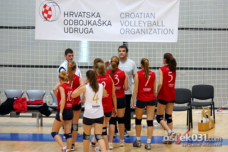 [url=http://www.osijek031.com/osijek.php?topic_id=37762]Osjeanke su kadetske prvakinje Hrvatske u odbojci [2012.][/url]

Foto: Daniel Antunovi

