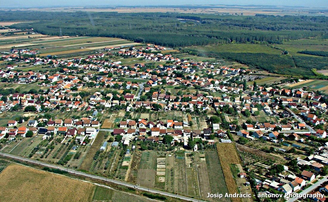 Osijek iz zraka

Foto: Josip Andracic - Antonov

Kljune rijei: osijek_iz_zraka