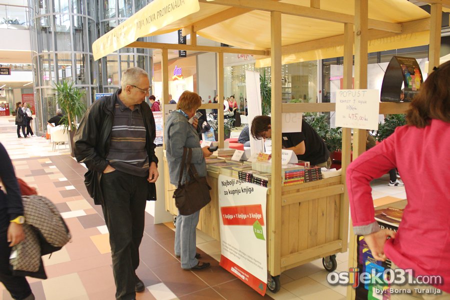[url=http://www.osijek031.com/osijek.php?topic_id=40816][FOTO] Avenue Mall Osijek: Humanitarni sajam knjiga[/url]
Foto: Borna Turalija

