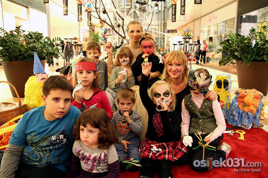 [url=http://www.osijek031.com/osijek.php?topic_id=41114][FOTO] Avenue Mall Osijek: Halloween party za najmlae[/url]

Foto: Dino Spai

