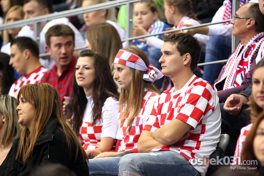 [url=http://www.osijek031.com/osijek.php?topic_id=41200][FOTO] Rukometai Hrvatske pobijedili Slovaku rezultatom 25:21![/url]

Foto: Dino Spai

