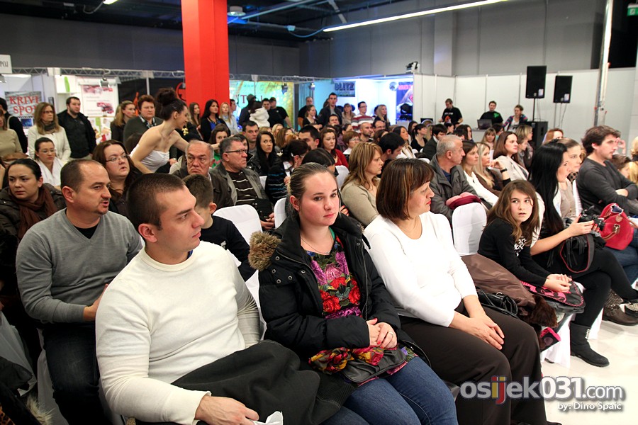 Sajam vjencanja Osijek 2013. [nedjelja]

Foto: Dino Spaic

