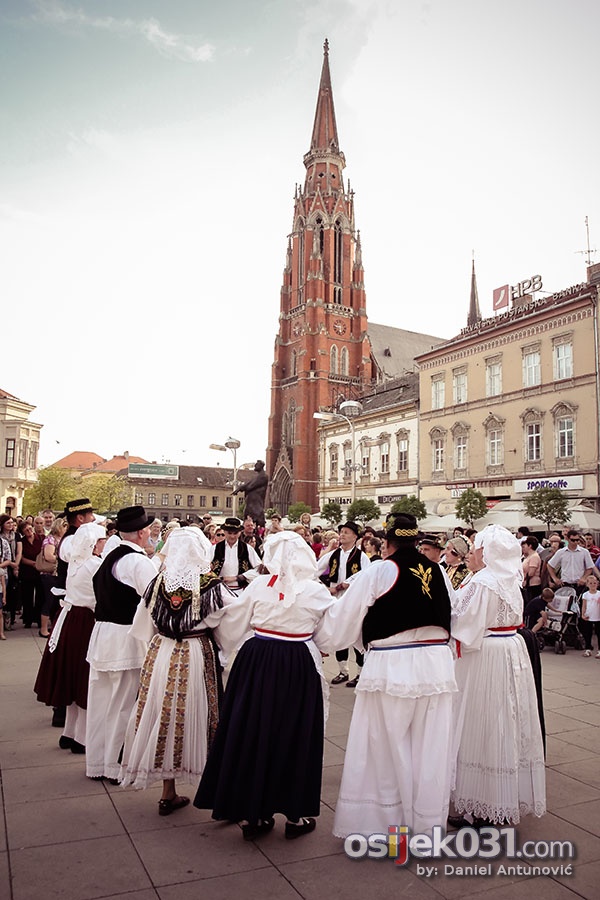 [url=http://www.osijek031.com/osijek.php?topic_id=44546]Osijek po esti put obiljeio Meunarodni dan plesa[/url]

Foto: [b]Daniel Antunovi[/b]

