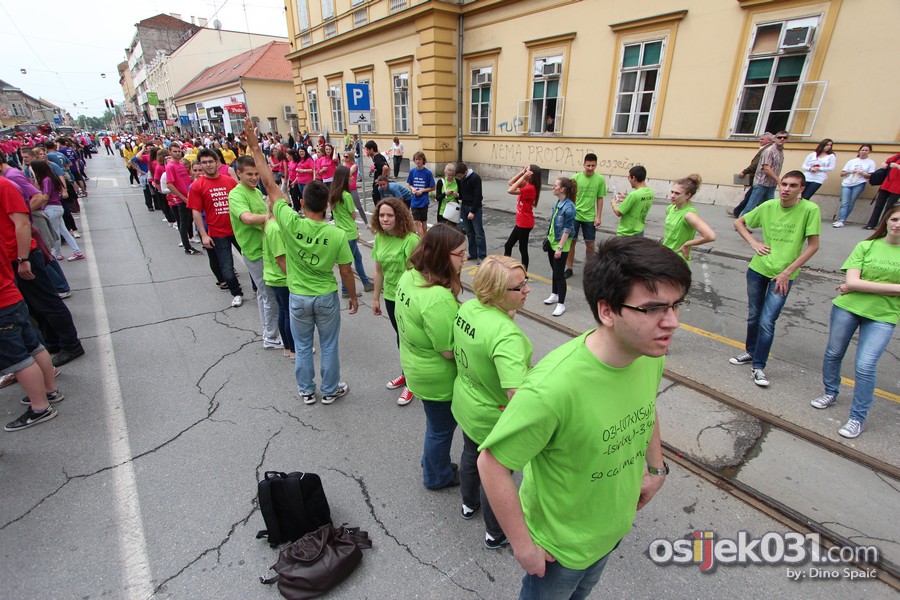 Quadrilla Osijek 2013.

[url=http://www.osijek031.com/osijek.php?topic_id=44976][VIDEO + FOTO] Quadrilla 2013. - Norijada 2013. Osijek + milenijska fotografija EUROPA[/url]

Kljune rijei: quadrilla quadrilla-2013