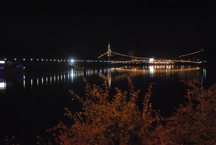 [url=http://www.osijek031.com/osijek.php?topic_id=48975][FOTO] Visei pjeaki most u Osijeku - kroz objektiv graana[/url]

Foto: Swab4swab

