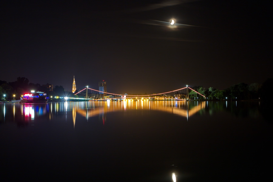 [url=http://www.osijek031.com/osijek.php?topic_id=48975][FOTO] Visei pjeaki most u Osijeku - kroz objektiv graana[/url]

Foto: Draen vob


