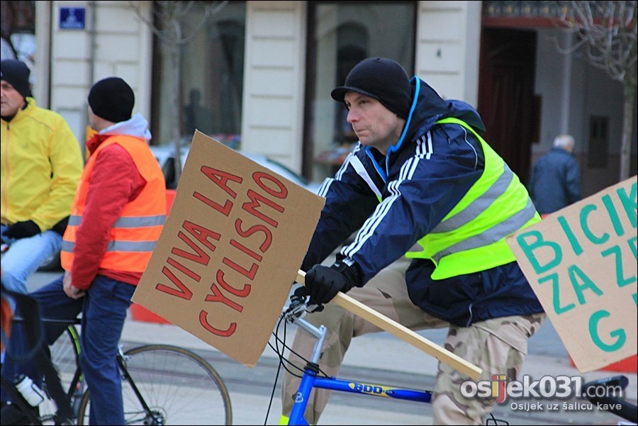 [url=http://www.osijek031.com/osijek.php?topic_id=49764][FOTO] Odvoena prva masovna zimska biciklijada 