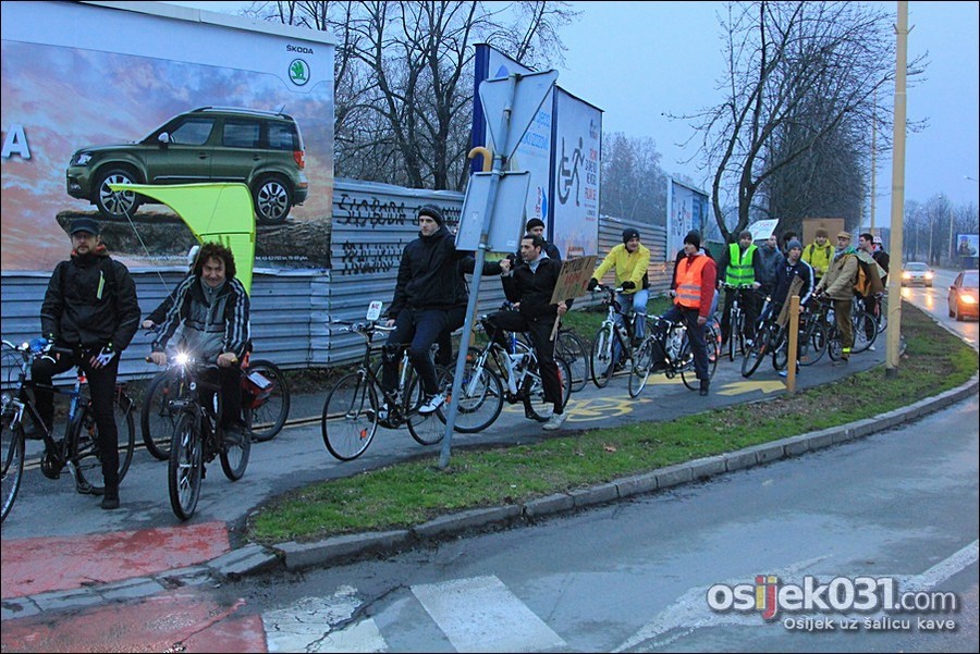 [url=http://www.osijek031.com/osijek.php?topic_id=49764][FOTO] Odvoena prva masovna zimska biciklijada 