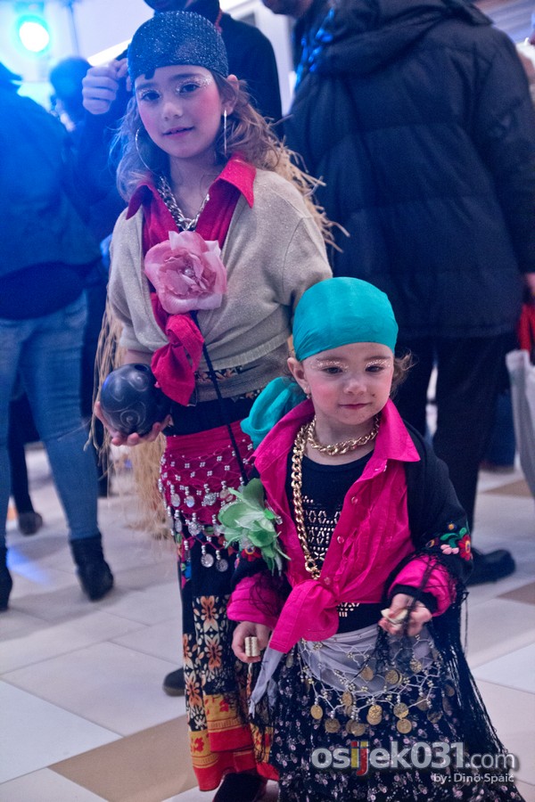 [url=http://www.osijek031.com/osijek.php?topic_id=49904][FOTO] Luda karnevalska zabava u Avenue Mallu Osijek[/url]

Foto: Dino Spai

