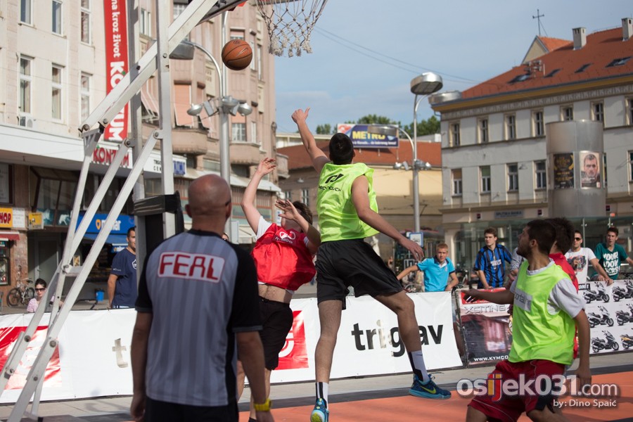 [url=http://www.osijek031.com/osijek.php?topic_id=51880][FOTO] Cedevita basket tour odran i u Osijeku [2014.][/url]

Foto: Dino Spai

