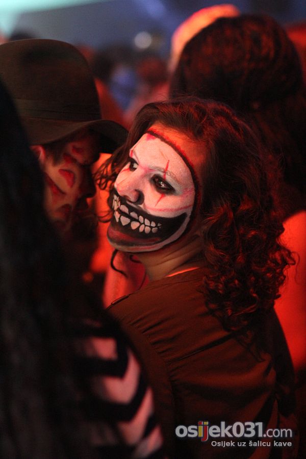 Kino Europa

[url=http://www.osijek031.com/osijek.php?topic_id=53670][FOTO] Halloween Osijek [2014.] - Lude maske obiljeile Halloween[/url]


