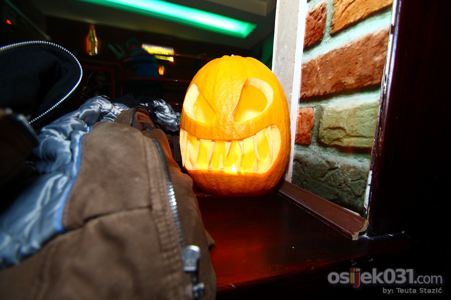 Cadillac

[url=http://www.osijek031.com/osijek.php?topic_id=53670][FOTO] Halloween Osijek [2014.] - Lude maske obiljeile Halloween[/url]


Foto: Teuta Stazi

