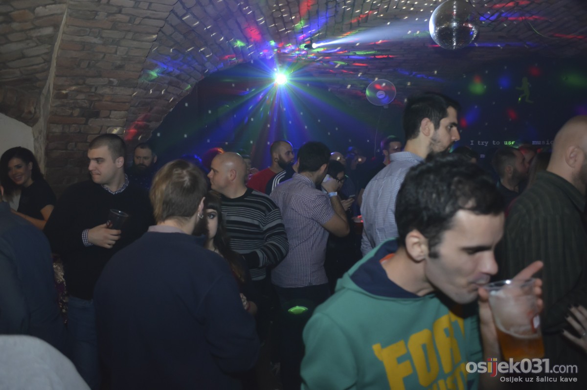 Club EXIT

[url=http://www.osijek031.com/osijek.php?topic_id=60307][FOTO + VIDEO] Docek Nove godine 2016. Osijek: Epic, Exit, Merlon, Gradski vrt, Nox, OBP, Outside, Plan B, Q club, Tufna, Tvrdja, Trg Ante Starcevica[/url]

Kljune rijei: Club-EXIT