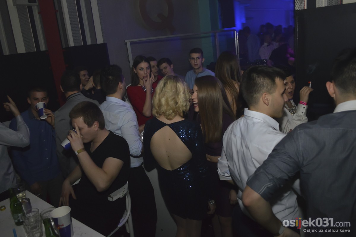 Q club

[url=http://www.osijek031.com/osijek.php?topic_id=60307][FOTO + VIDEO] Docek Nove godine 2016. Osijek: Epic, Exit, Merlon, Gradski vrt, Nox, OBP, Outside, Plan B, Q club, Tufna, Tvrdja, Trg Ante Starcevica[/url]

Kljune rijei: Q club