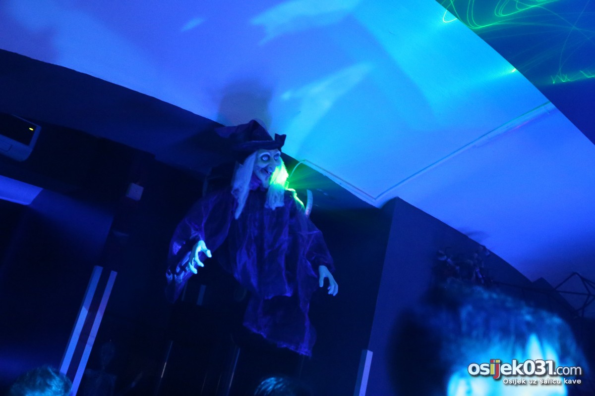 Halloween 2016. - Matrix

Info: [url=http://www.osijek031.com/osijek.php?topic_id=64614][FOTO] Halloween u Osijeku [2016.] : Plan B, Exit, Epic, Matrix, Fort Pub i Tufna[/url]

