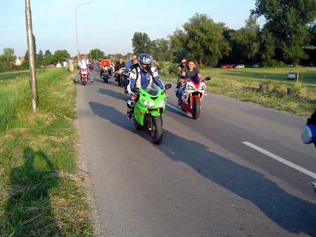 abac

Photo: k.reso

Kljune rijei: osijek 4. summer bikerfest 2005