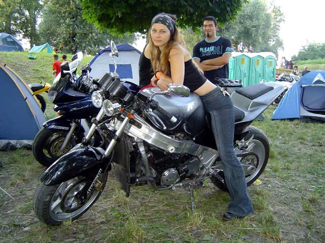 Jahaica...

Photo: k.reso

Kljune rijei: osijek 4. summer bikerfest 2005