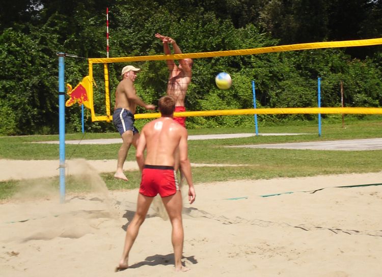 Volleyball - dobar blok

Photo: Gemi031

Kljune rijei: osijek volleyball odbojka na pijesku