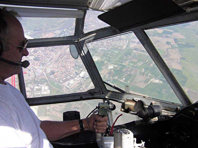 Pilot Babo

Photo: Debeli

Kljune rijei: osijek padobranstvo skokovi panoramski
