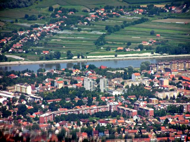 Retfala, centar

Photo: Debeli

Kljune rijei: osijek padobranstvo skokovi panoramski