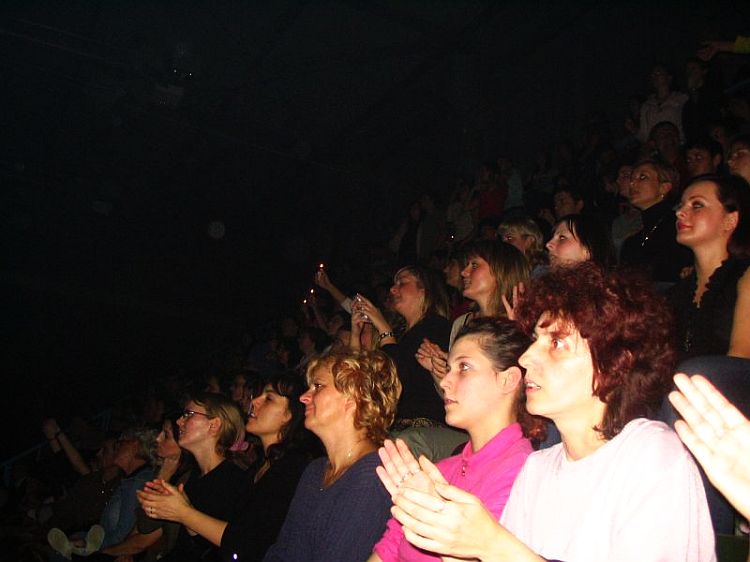 Publika

Photo: D

Kljune rijei: osijek zrinjevac oliver dragojevi koncert