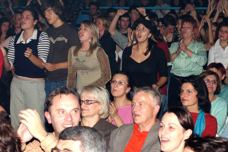Publika se zabavlja

Photo: Klas

Kljune rijei: osijek zrinjevac oliver dragojevi koncert