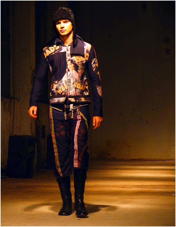 Aragovi

Photo: Kcimer

Kljune rijei: osijek fashion incubator factory 2005