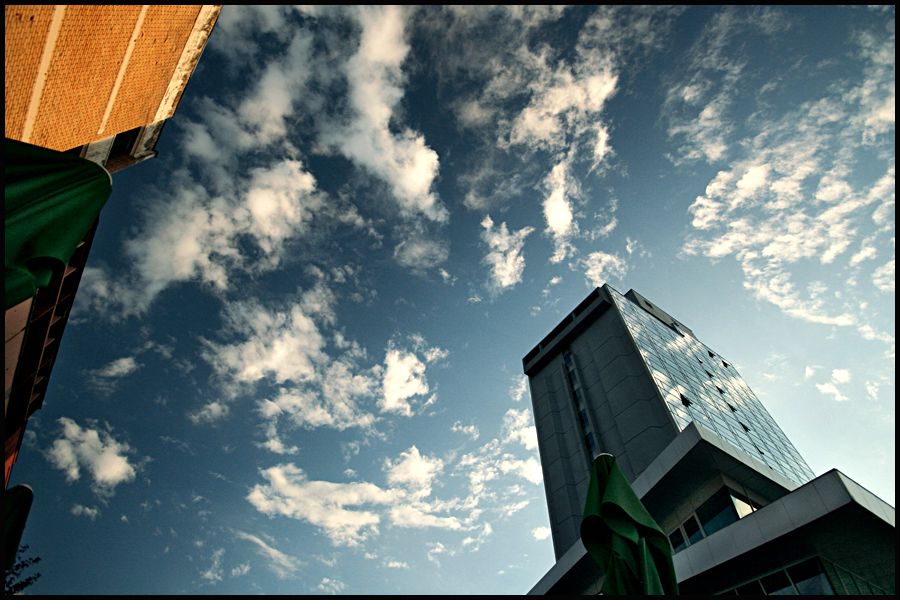 Hotel i nebo

Photo: Samir

Kljune rijei: osijek hotel nebo