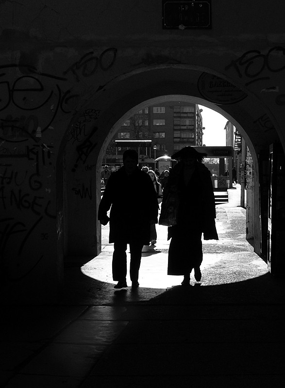 U prolazu

Foto: Jasmina Gorjanski

Kljune rijei: prolaz trg slobode