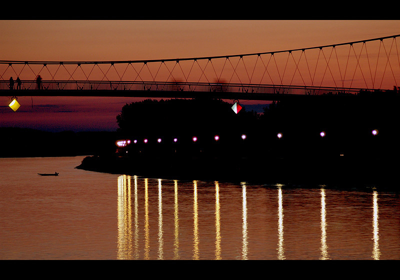 Pred no

Foto: Jasmina Gorjanski

Kljune rijei: osijek most drava no zalazak