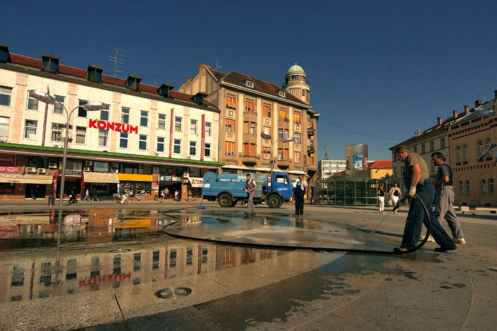 Odravanje fontane

Photo: Elvir Tabakovi

Kljune rijei: fontana trg elvir