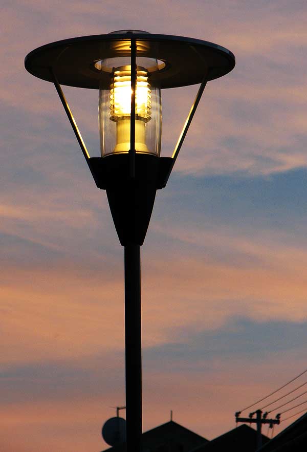 Lampa iz Suncane

KC
[url=http://skviki.osijek031.com/]Skviki blog[/url]

Kljune rijei: Lampa Osijek