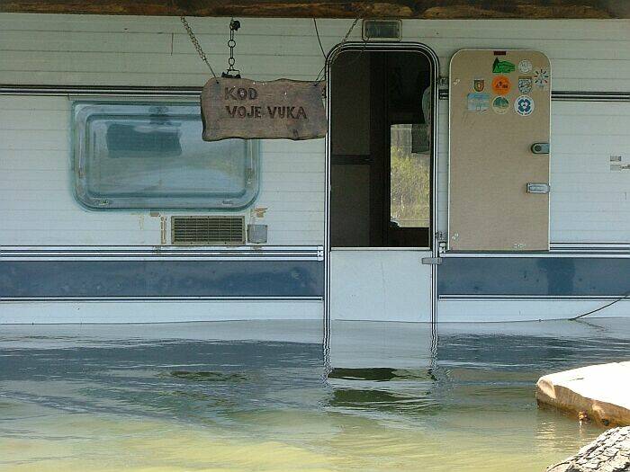 Kod Voje Vuka

Kod Vuka na Uu...

Photo: Circa031

Kljune rijei: poplava voda kucica