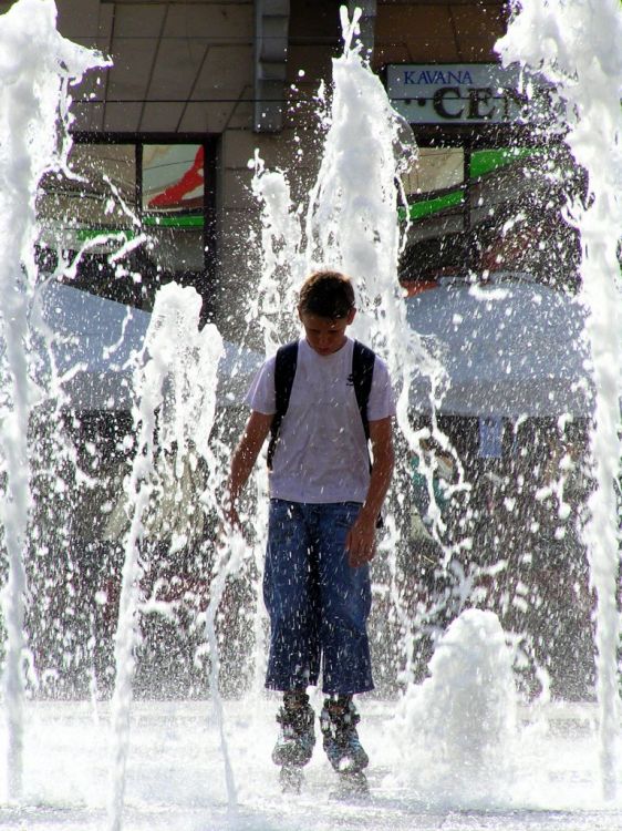 Tuiranje u fontani

Photo: Dalibor Gernhardt

Kljune rijei: tusiranje fontana trg dalibor